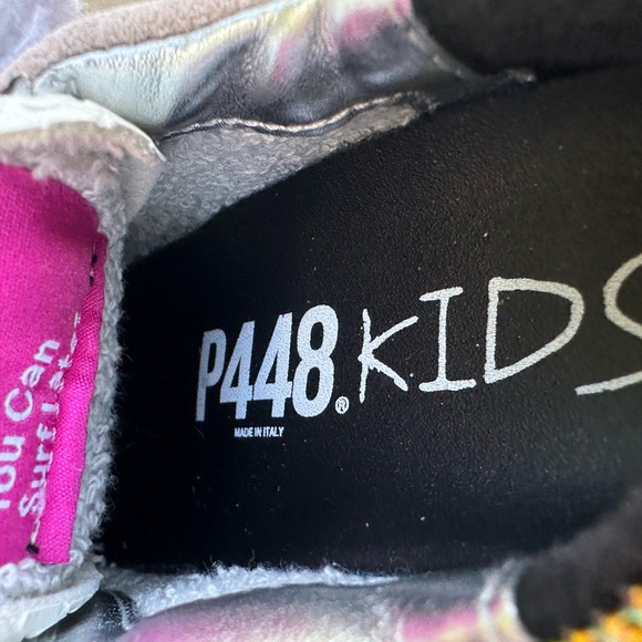 P448 john kid's sneakers size 21. - Picture 10 of 12